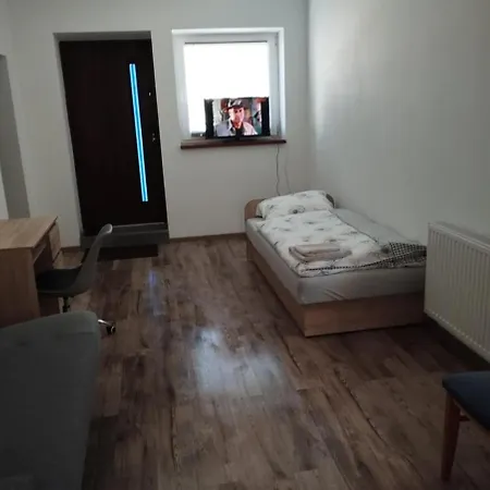 Wiosenny Bialy Apartment *