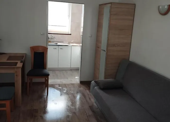 Wiosenny Bialy Apartmán Kielczow